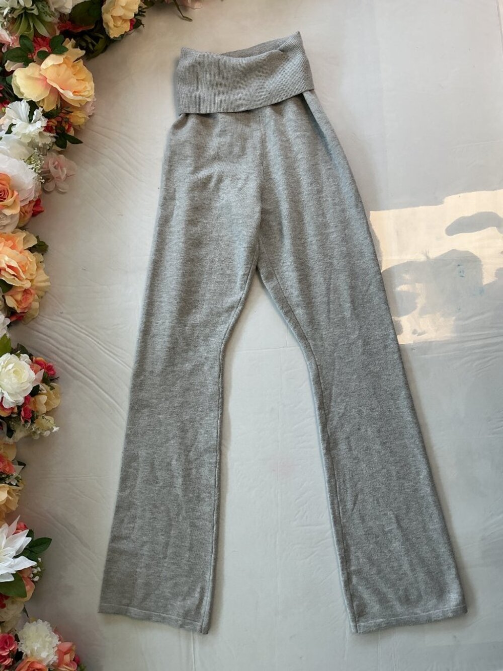3/$20 Bundle 🌈 No Boundaries Foldover Flare Pants Gray Size S 4-6 - Picture 11 of 12
